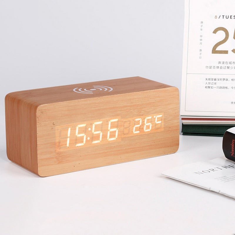 Skorter | Wooden alarm clock with wireless charging pad