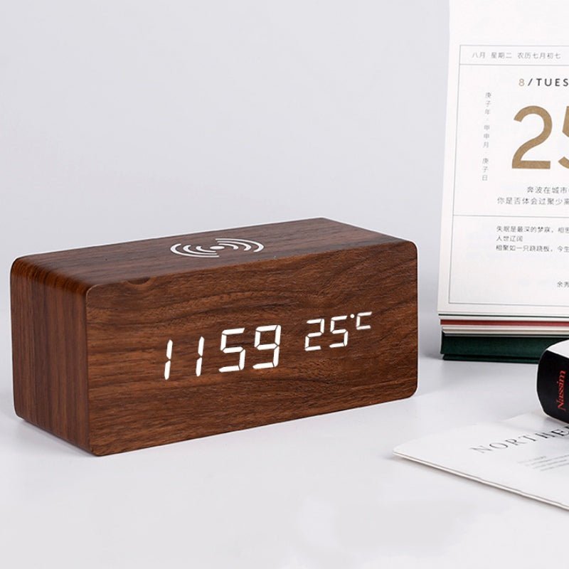 Skorter | Wooden alarm clock with wireless charging pad