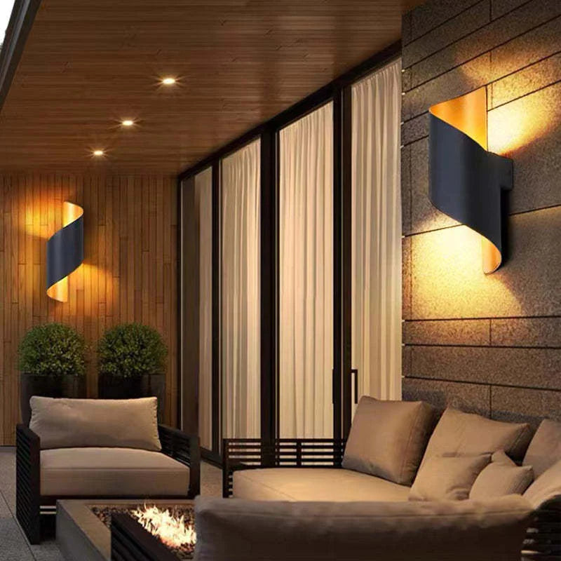 Skorter | Orr Modern LED Wall Lamp, Spiral, Indoor, White/Black, Metal