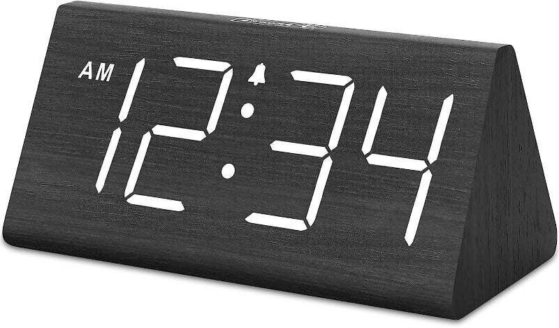 Skørter | Three Digital Alarm Clock with USB Port, Loud Alarm, Dimmer, and Snooze Function