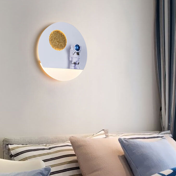 Skorter | Contemporary Creative Iron Resin Round Astronaut LED Wall Light Lamp for Bedroom