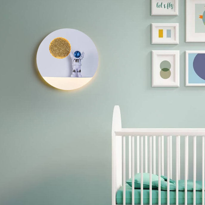 Skorter | Contemporary Creative Iron Resin Round Astronaut LED Wall Light Lamp for Bedroom