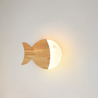 Skorter | Nordic Creative Simple Wood Art Small Fish LED Lamp
