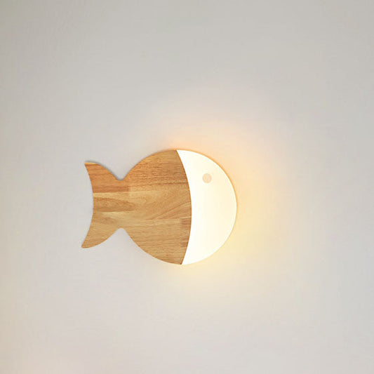 Skorter | Nordic Creative Simple Wood Art Small Fish LED Lamp