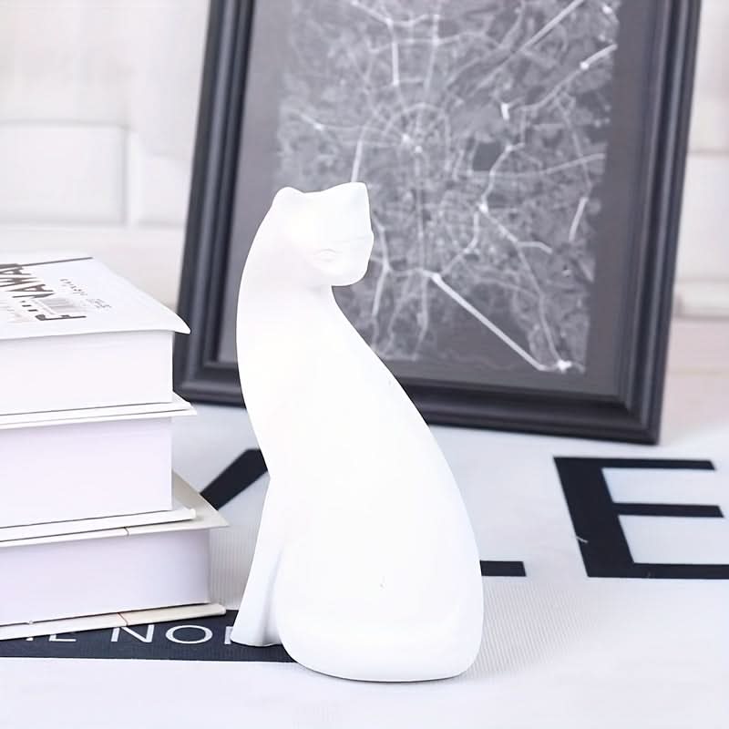 Skorter | Modern Resin Cat Figurine – Nordic Style Decor
