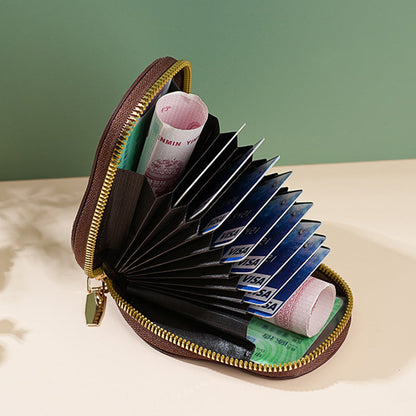 Skorter | Avocado-shaped multifunctional card holder