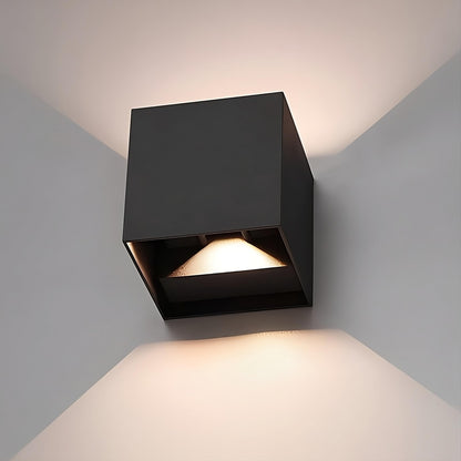 Skorter | SensorLux - Wall lamp with motion sensor
