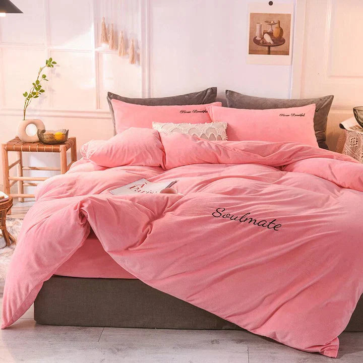 Skorter | Bedding - Cozy fleece bedding for an unparalleled sleeping experience
