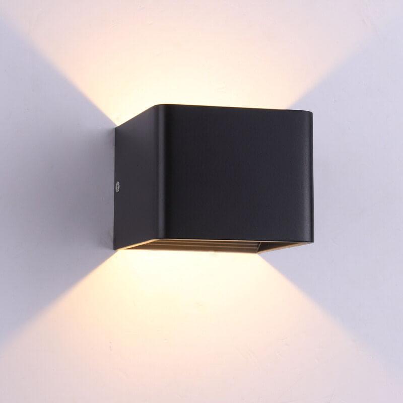 Skorter | LED-Mini-Square Wall Lamp in Aluminum