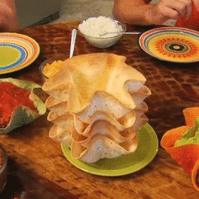 skorter | Flower petal shaped carbon steel backing bowl