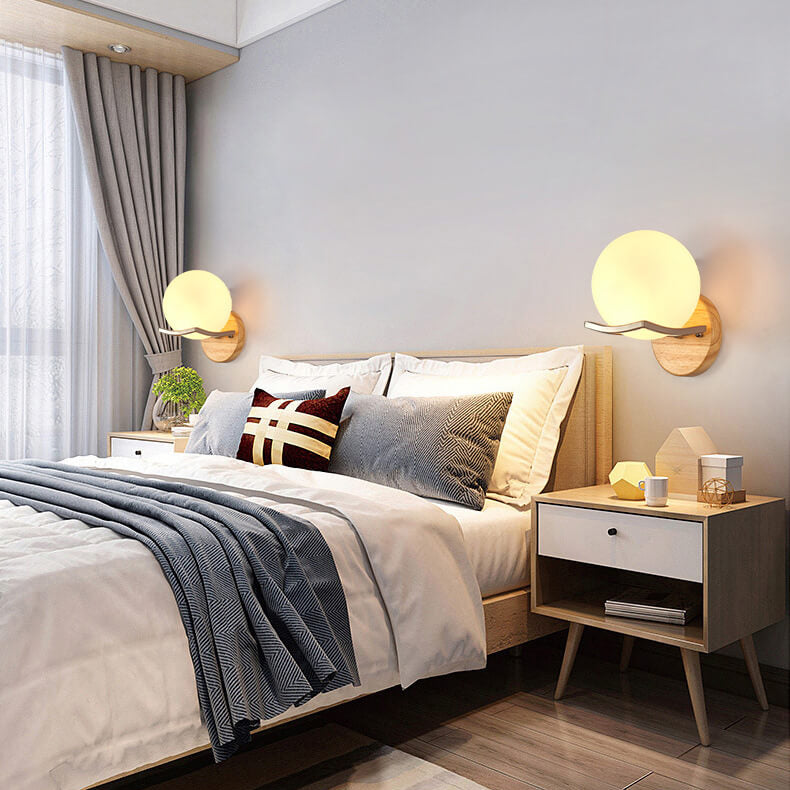 Skorter | Nordic Minimalist Wall Lamp with Glass and Wood