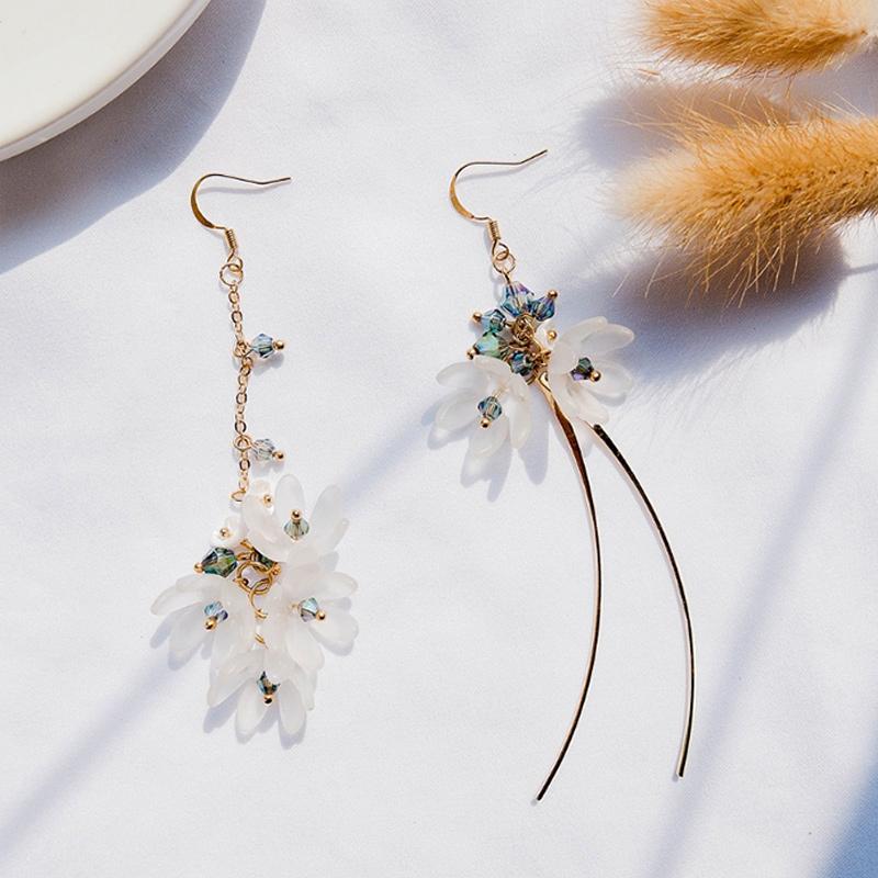 Skorter | Asymmetrical Flower Earrings