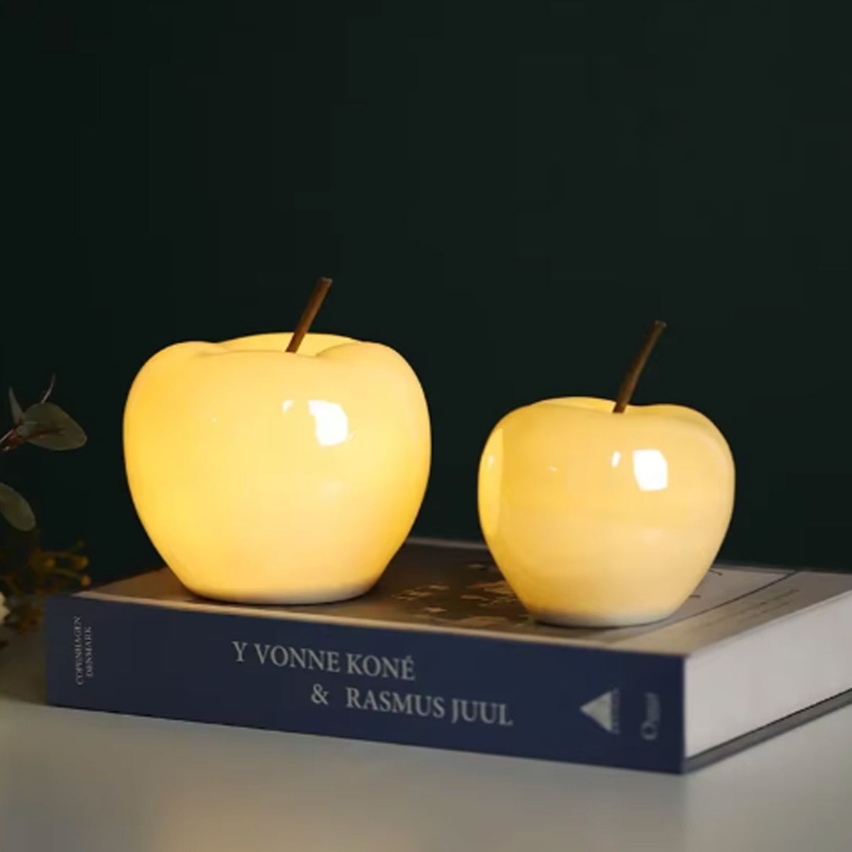 Skorter | Apple Translucent Nightstand Lamp