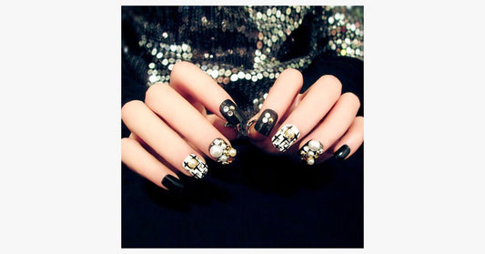 Skorter | Black Rhinestone Nails