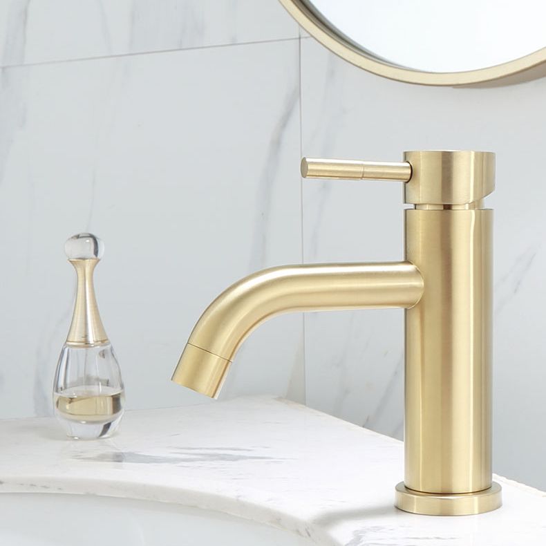 Skorter | Deck Mounted Roman Tub Faucet Low Arc Tub Faucet Set in Gold