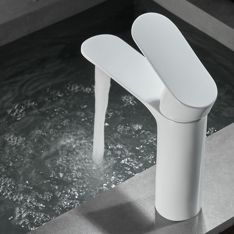 Skorter | Bathroom Sink Faucet Lever Handle Brass Monochrome Bathroom Faucet