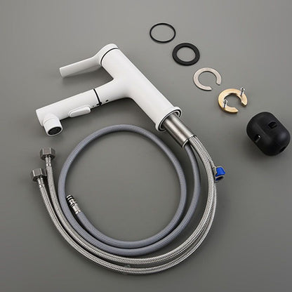 Skorter | Contemporary Single Handle Faucet Pull Out Kitchen Faucet with Lever Handle