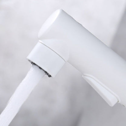 Skorter | Contemporary Single Handle Faucet Pull Out Kitchen Faucet with Lever Handle