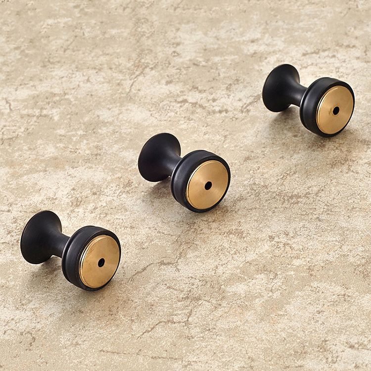 Skorter | 5-piece traditional bathroom accessory set brushed brass bathrobe hooks