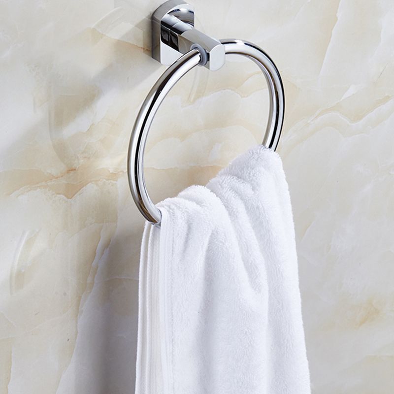 Skorter | Contemporary Bathroom Accessories Hardware Set made of silver metal