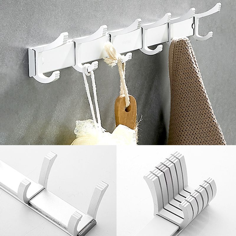 Skorter | Contemporary Bathroom Accessory Hardware Set made of Metal with Soap Dish