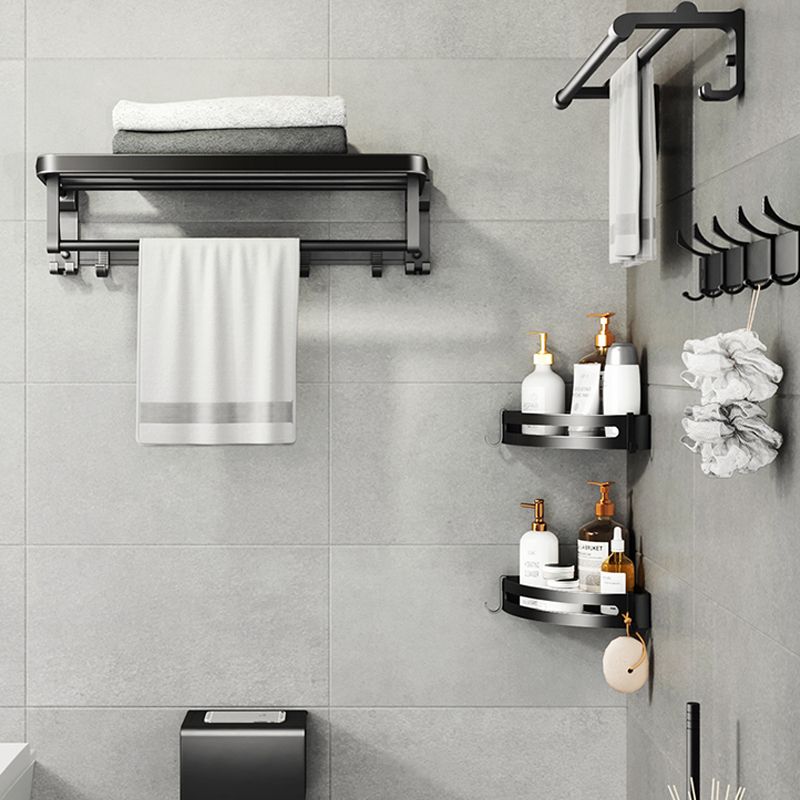 Skorter | Contemporary bathroom accessory set with black surface and bath shelf/towel bar