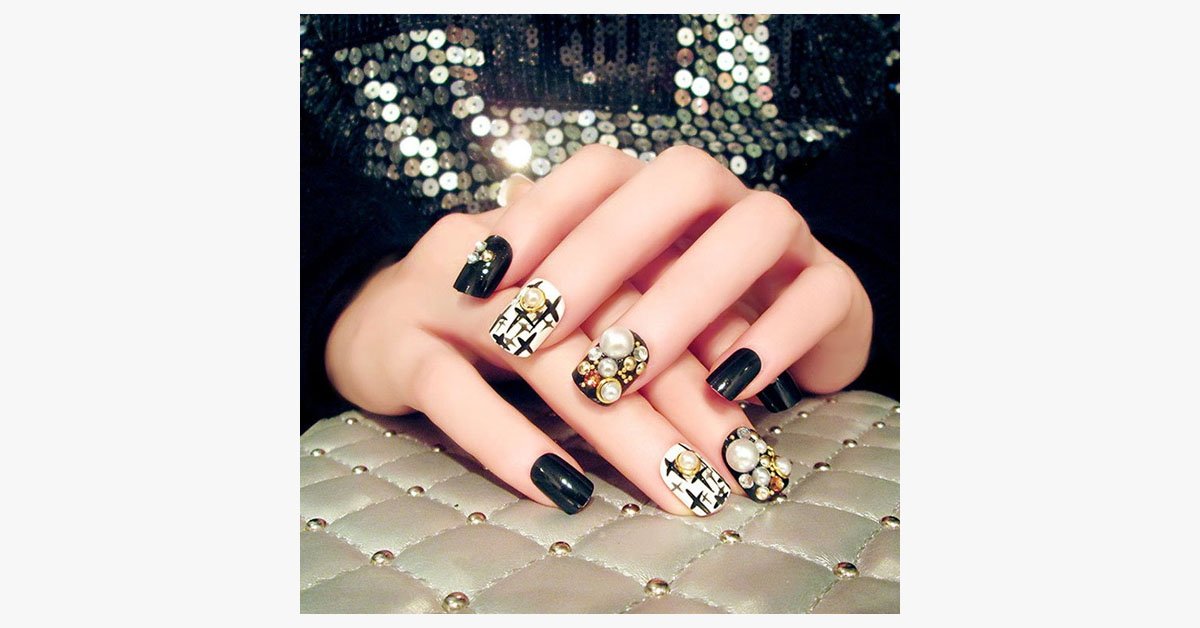 Skorter | Black Rhinestone Nails
