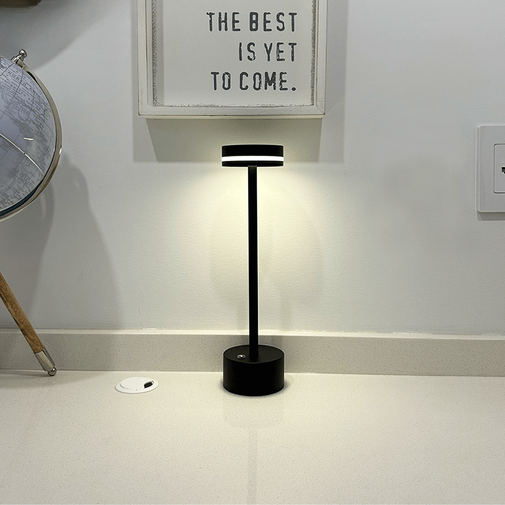 Skorter | LuxeLight - Wireless table lamp