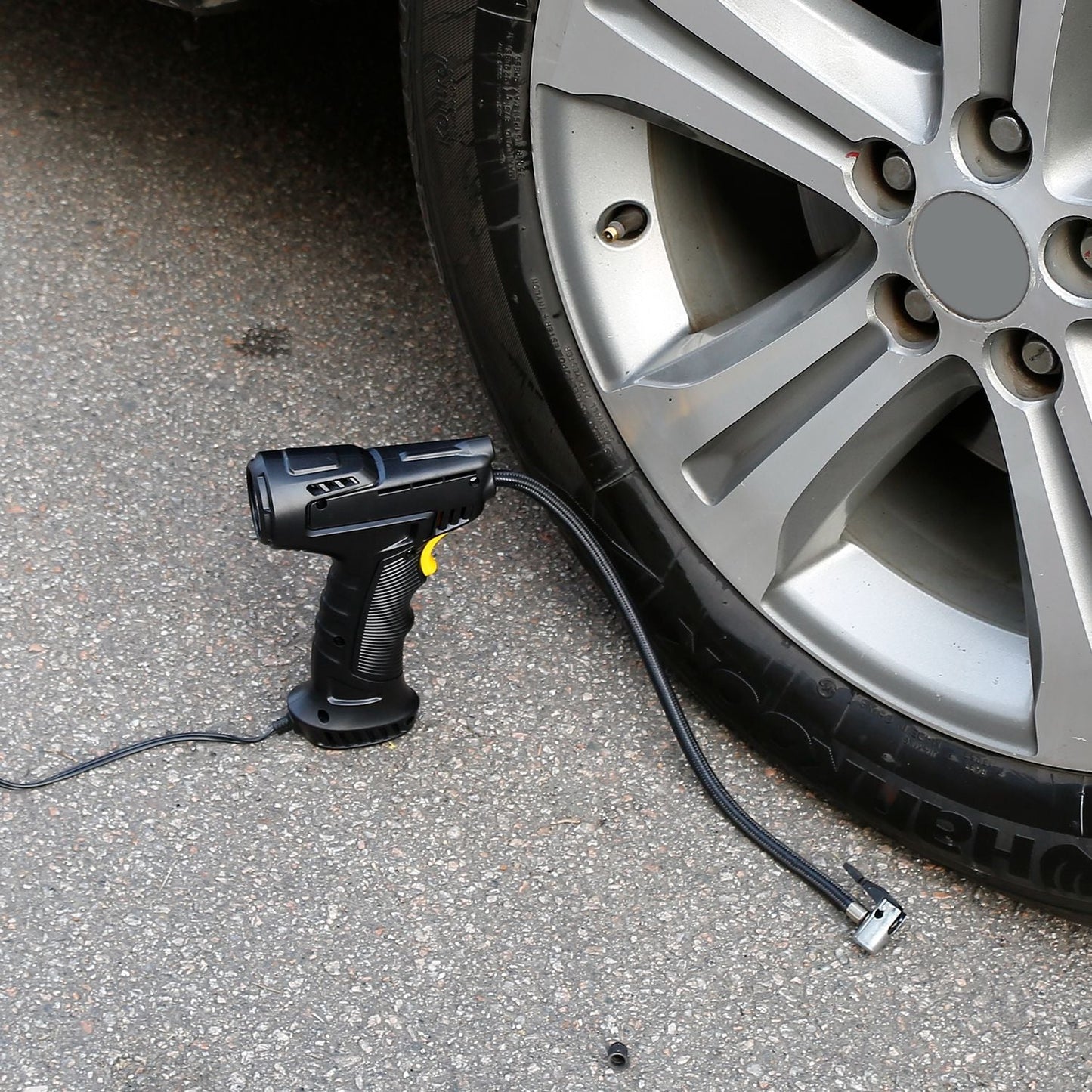 Skorter | 12V Digital Tire Pump with LED Light 150 PSI