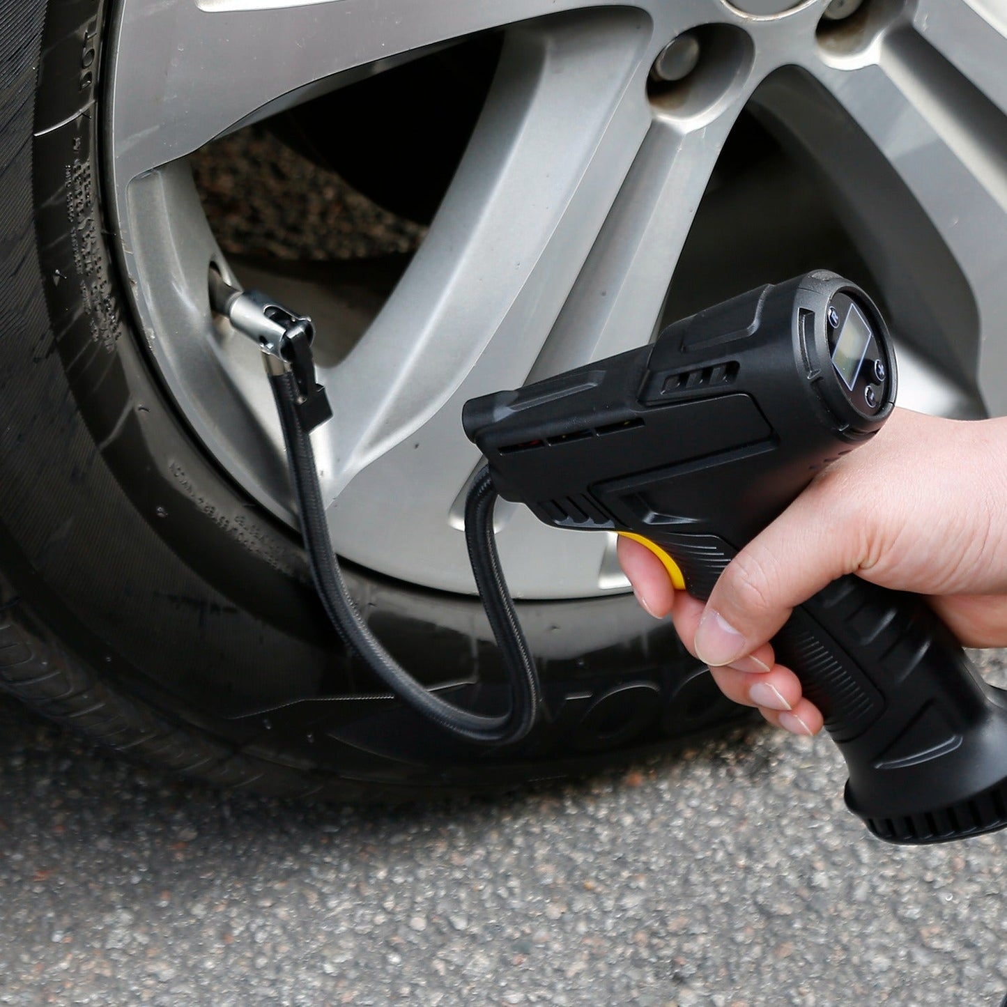 Skorter | 12V Digital Tire Pump with LED Light 150 PSI