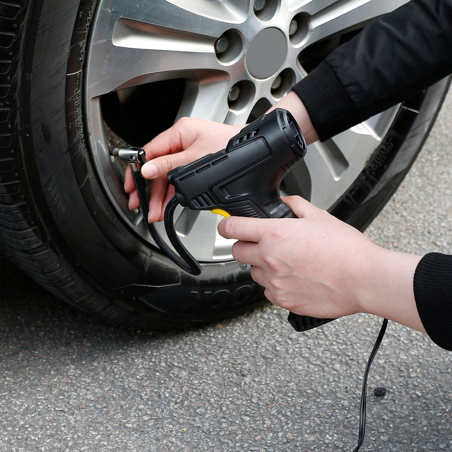Skorter | 12V Digital Tire Pump with LED Light 150 PSI