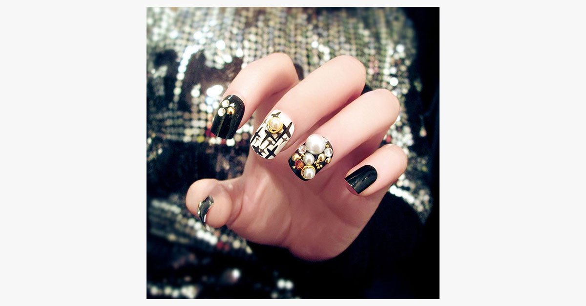 Skorter | Black Rhinestone Nails