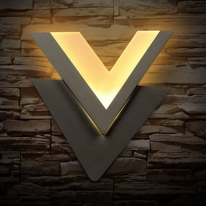 Skorter | Minimalist V-shaped LED wall lamp