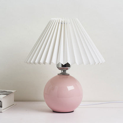 Skorter | Nordic minimalist 1-light table lamp made of ceramic with pleats