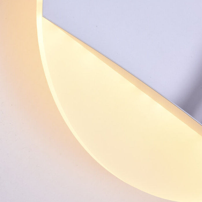Skorter | Contemporary Creative Iron Resin Round Astronaut LED Wall Light Lamp for Bedroom