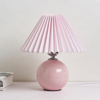 Skorter | Nordic minimalist 1-light table lamp made of ceramic with pleats