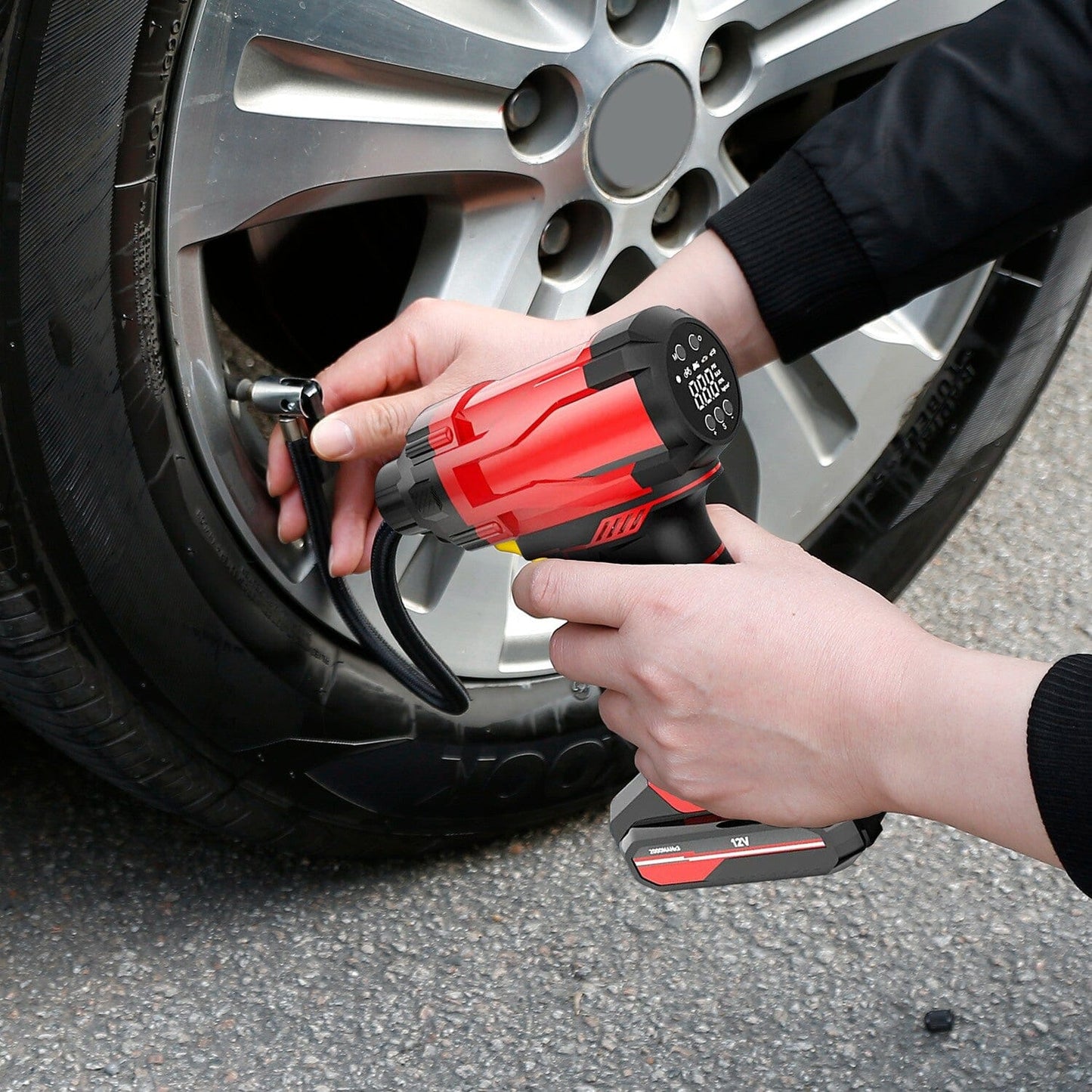 Skorter | 150 PSI 12V Portable Wireless Tire Pump 6000mAh Rechargeable with LED Light