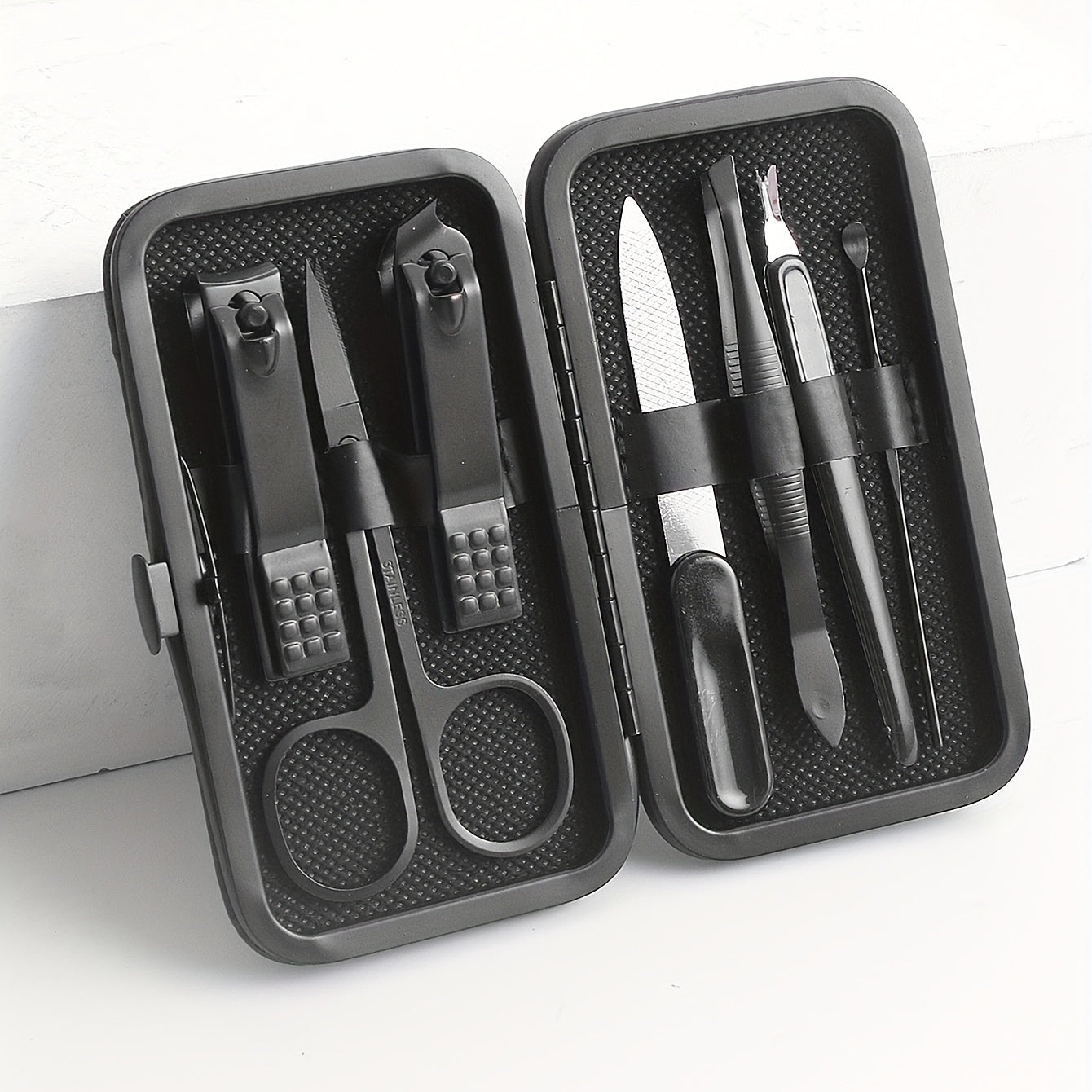 Skorter | 7 piece manicure set with case