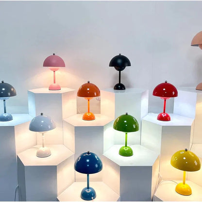 Skorter | Luxurious contemporary Nordic table lamp