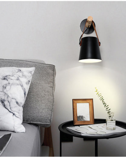 Skorter | WoodGlow - Wall lamp with iron shade and wooden arm