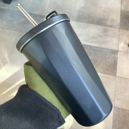 Skorter | Cup with collapsible straw