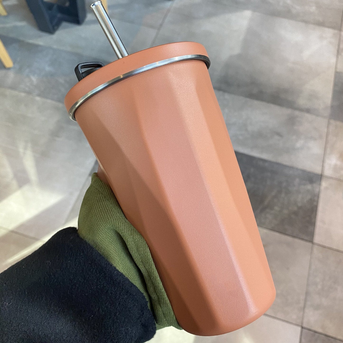 Skorter | Cup with collapsible straw