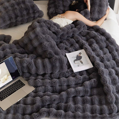 Skorter | Essential for keeping warm - soft and airy blankets