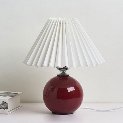 Skorter | Nordic minimalist 1-light table lamp made of ceramic with pleats
