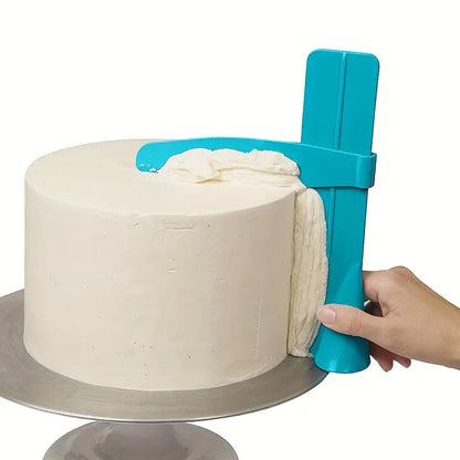 Skorter | Cake smoothing tool for even spreading and decorating of cakes