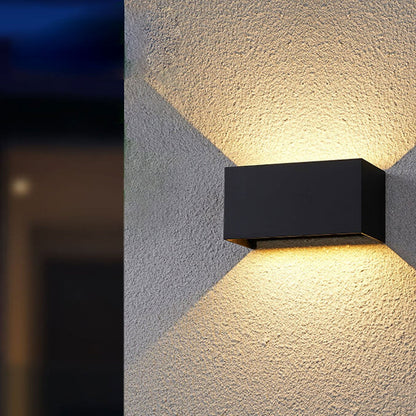 Skorter | Modern waterproof rectangular LED wall light for outdoor use with up and down lighting