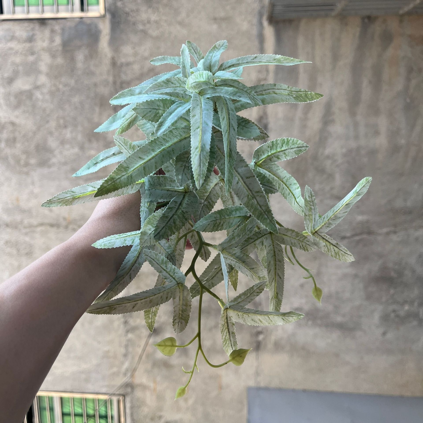 Skorter | Artificial Hanging Plant for Natural Decoration in Indoor and Outdoor Areas