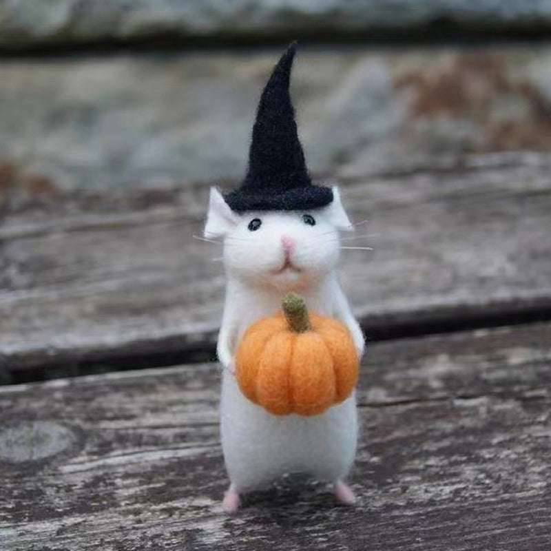 skorter | Felt Mouse and Pumpkin Ornament