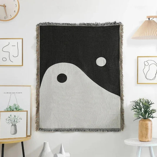 Skorter | Artistic Yin Yang Tapestry Throw Blanket