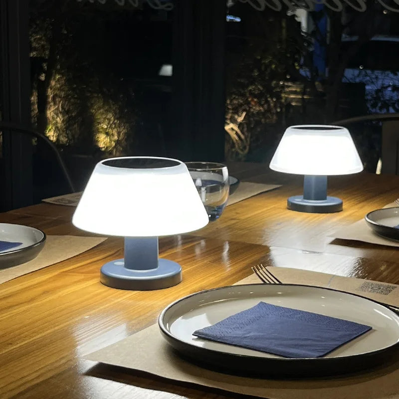 Skorter | Solar powered table lamp - Solara